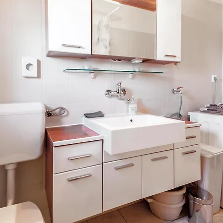 Daire 1 Bedroom Awesome In *