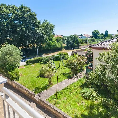 1 Bedroom Awesome In Daire *