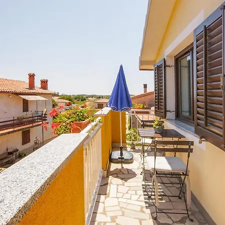 Apartment 1 Bedroom Awesome In Marcana