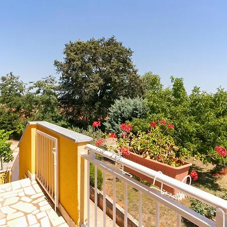 Apartment 1 Bedroom Awesome In