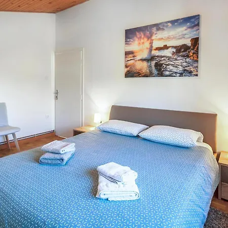 1 Bedroom Awesome In